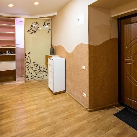 The Main Square! 2 Separated Bedrooms, Balcony Lviv Dış mekan fotoğraf