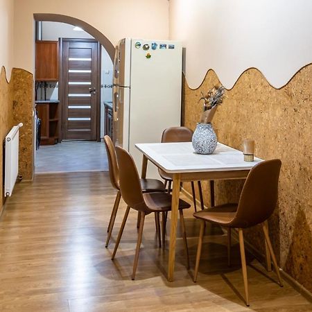 The Main Square! 2 Separated Bedrooms, Balcony Lviv Dış mekan fotoğraf